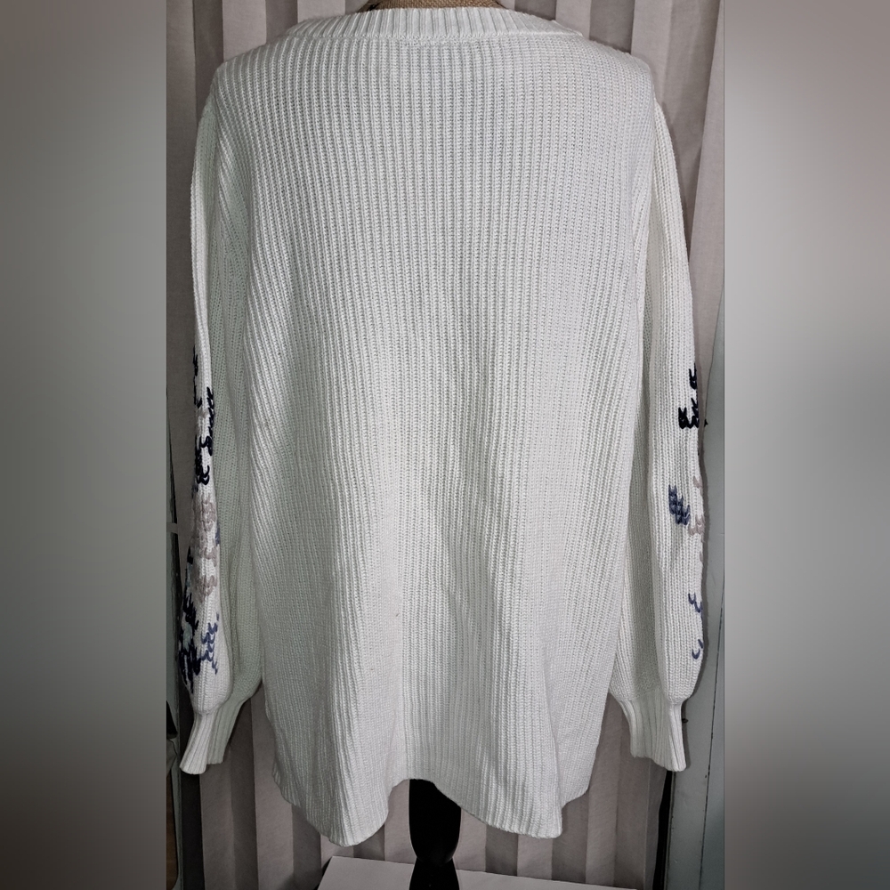 Sweater - Picture 4 of 5